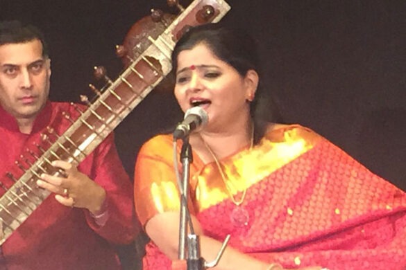 GULON MEIN RANG BHARE