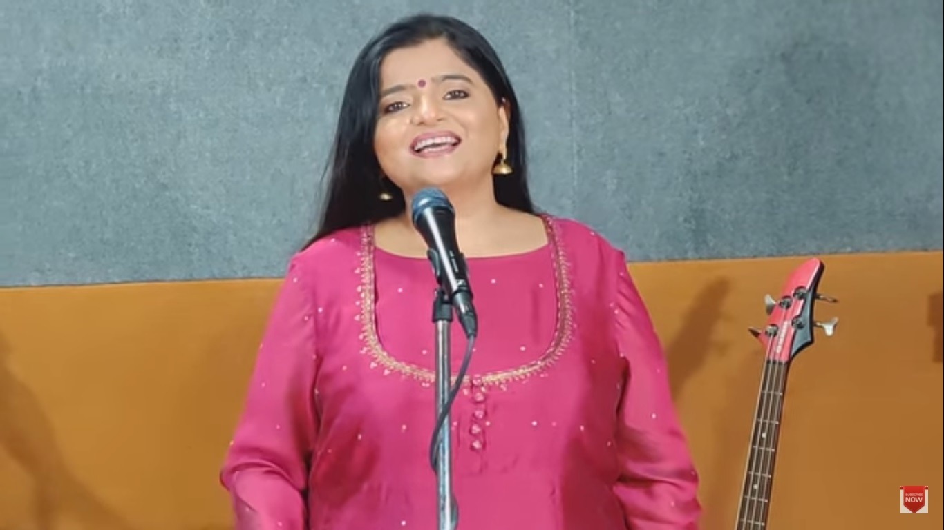 AAPKI AANKHON MEIN KUCH
